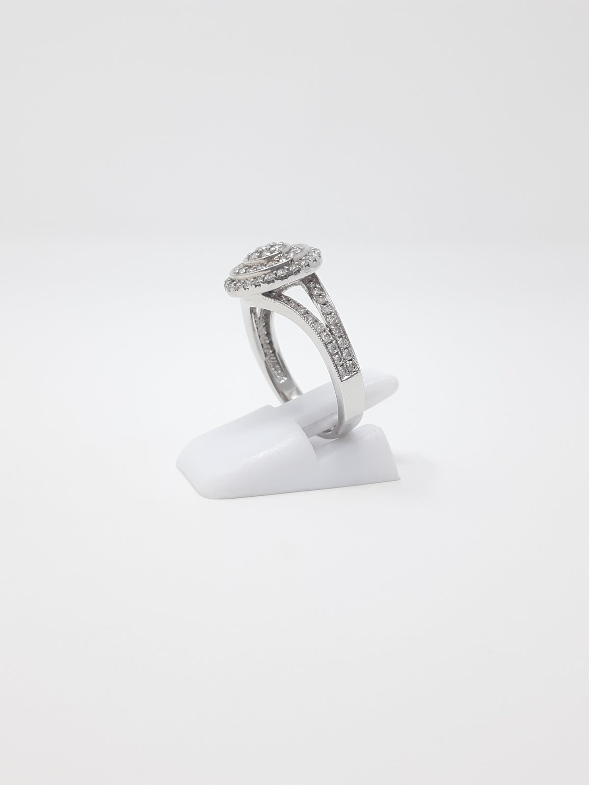14K White Gold 0.66cttw Diamond Halo Engagement Ring, size 6.5