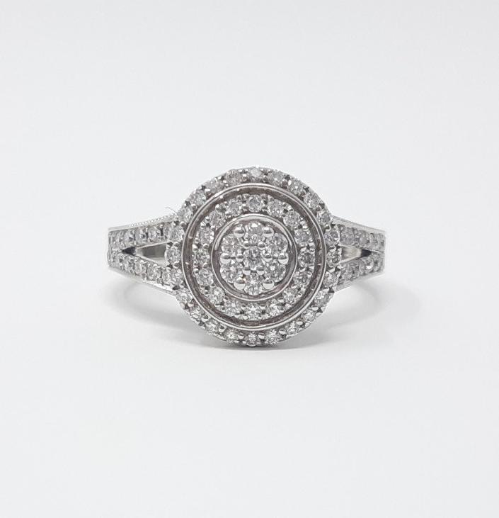 Anillo de compromiso con halo de diamantes de 0,66 quilates en oro blanco de 14 quilates, talla 6,5
