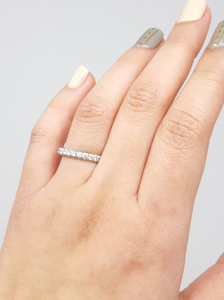 Alianza de boda de diamantes