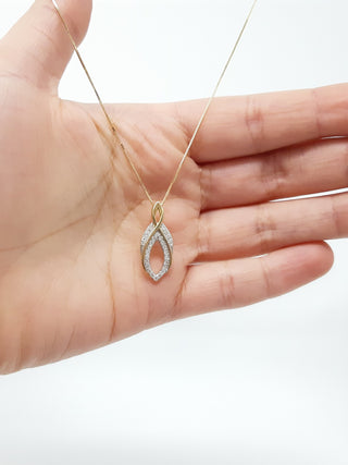 Colgante de oro amarillo de 10 quilates con diamantes de 0,22, 18"