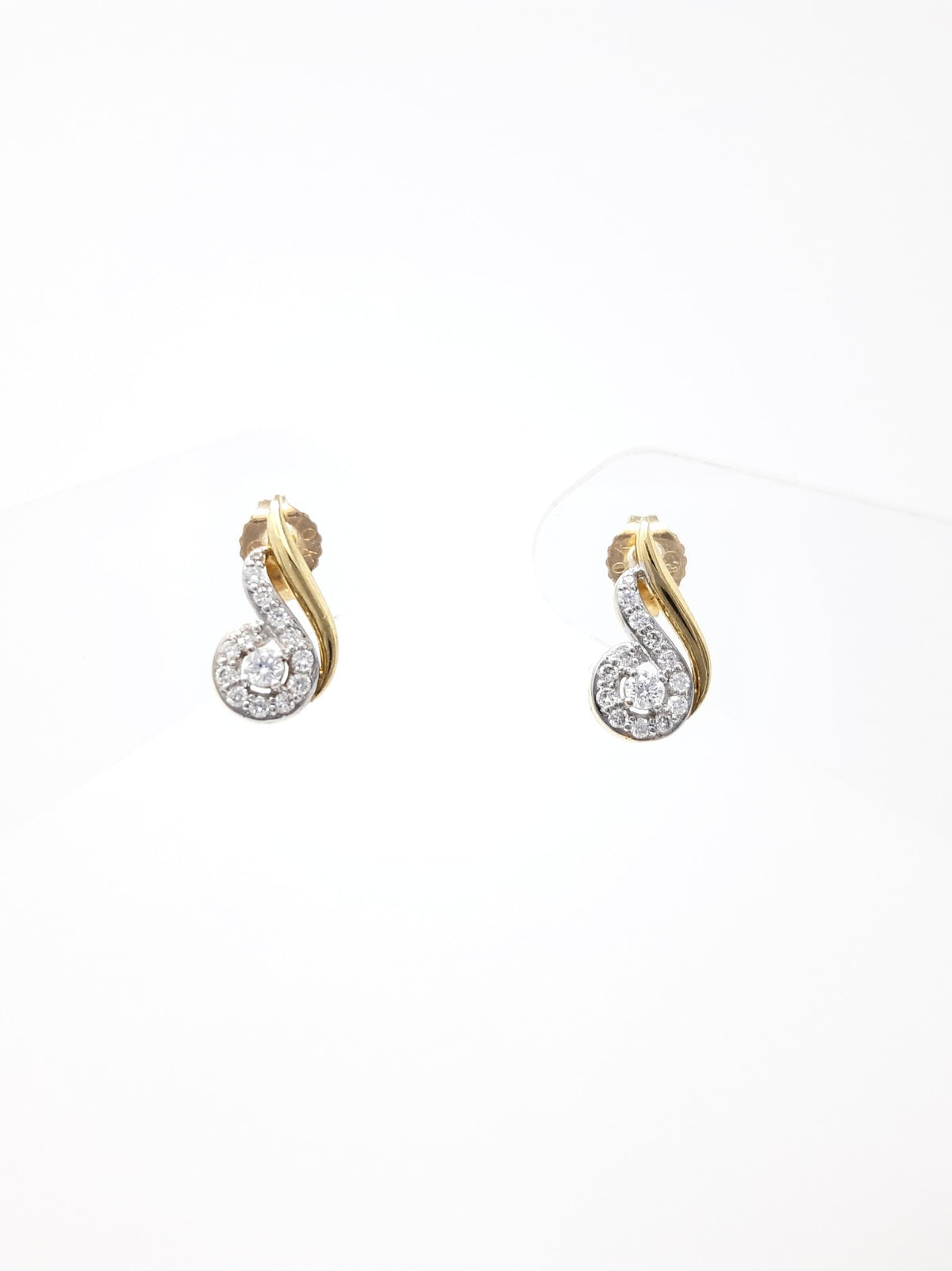 Pendientes de diamantes canadienses