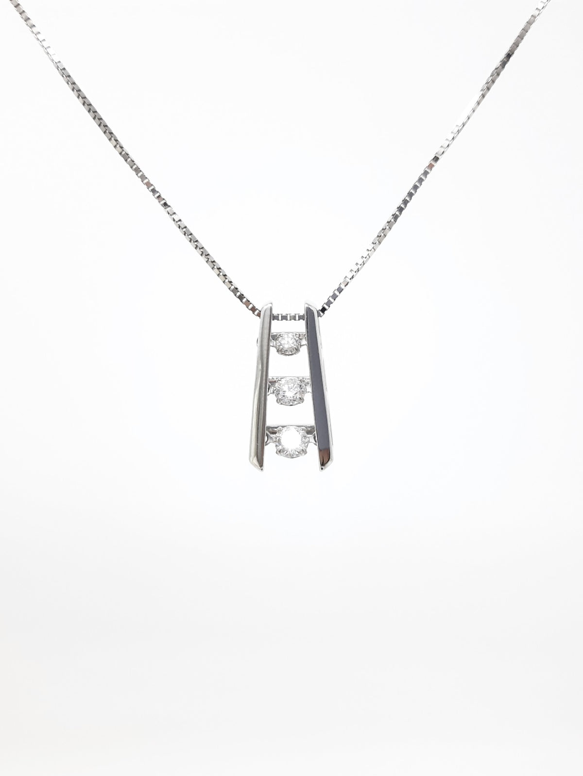 Diamond Pulse Pendant