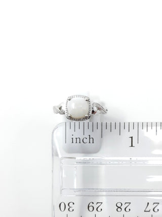 Anillo de ópalo y diamantes