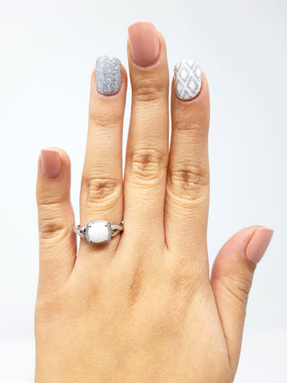 Anillo de ópalo y diamantes