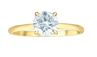 Anillo de diamantes redondos brillantes de cuatro garras cultivados en laboratorio de 14 quilates