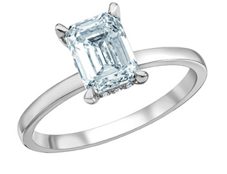 Anillo de diamantes de cuatro garras con talla esmeralda cultivados en laboratorio de 14 quilates