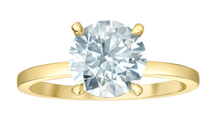 Anillo de diamantes redondos brillantes de cuatro garras cultivados en laboratorio de 14 quilates