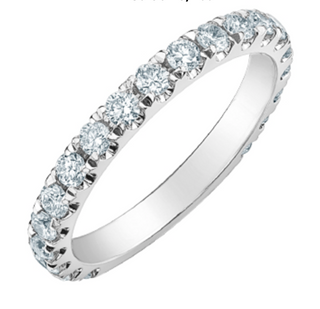 Anillo de diamantes con engarce de garra brillante redondo cultivado en laboratorio de 14 quilates