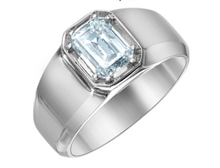 Anillo de diamantes con engarce de garra de talla esmeralda cultivada en laboratorio de 14 quilates
