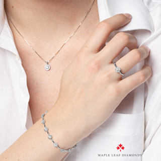 Collar de diamantes en racimo de oro blanco de 14 quilates