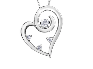 Collar de diamantes en forma de corazón de oro blanco de 10 quilates