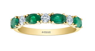 14K Yellow Gold Oval Emerald and 0.24cttw Canadian Diamond Ring, size 6.5
