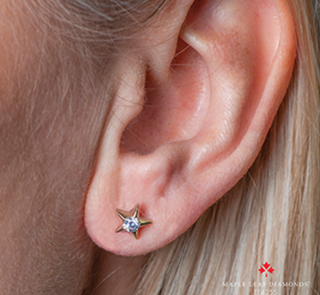 Aretes de oro amarillo de 10 quilates con diamantes canadienses de 0,12 a 0,28 quilates