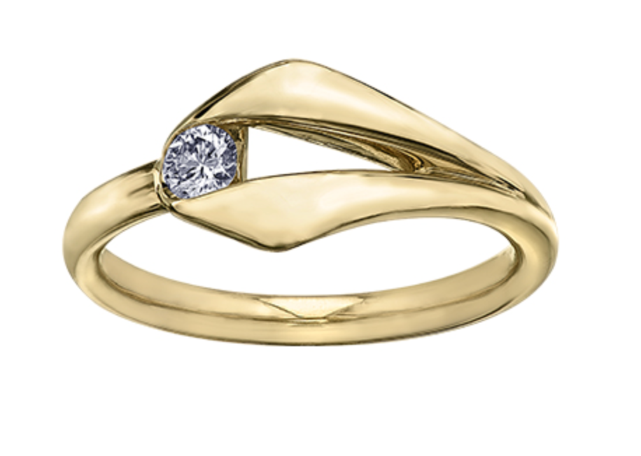 14K Yellow Gold 0.12cttw Canadian Diamond Ring, size 6.5