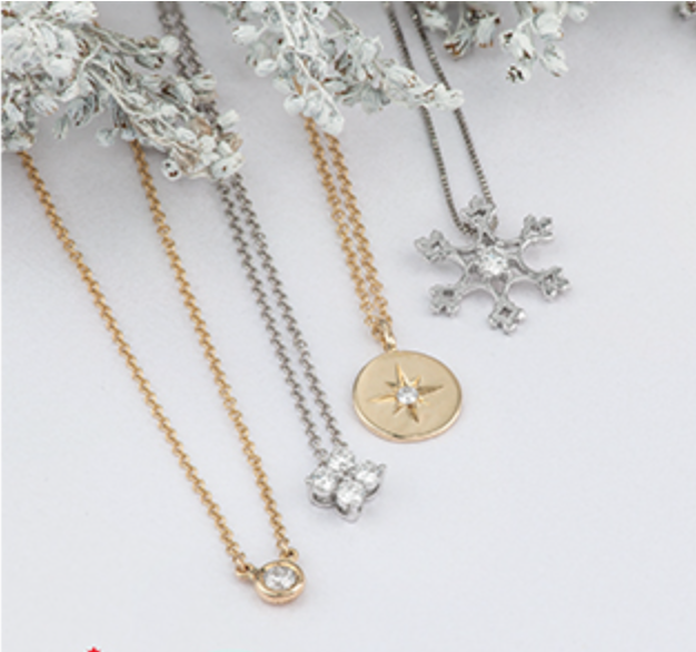 Collar de oro blanco de 14 quilates con diamantes canadienses brillantes redondos de 0,20 a 0,32 quilates y 4 piedras