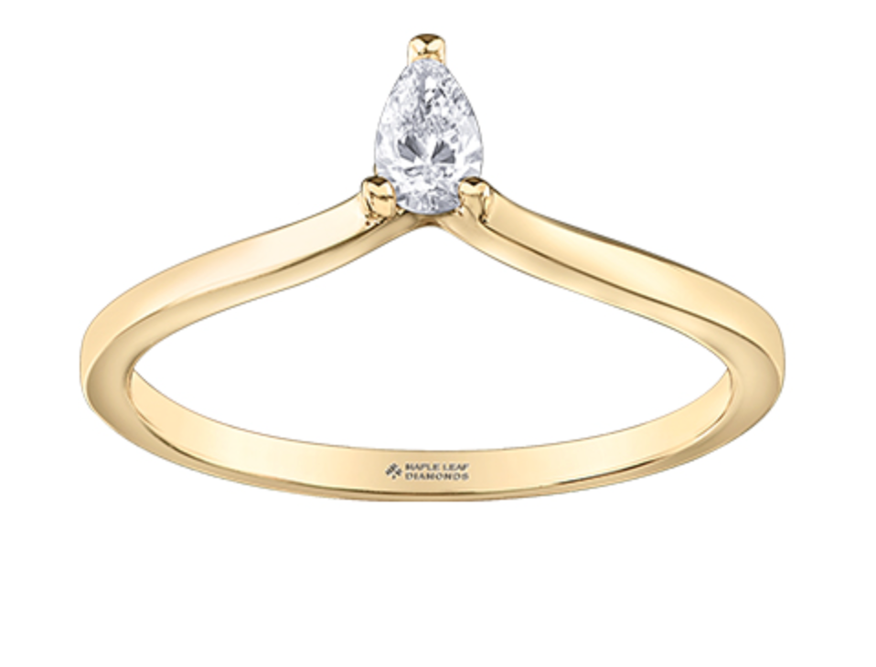 14K Yellow Gold 0.12cttw Diamond Pear Shape Canadian Diamond Ring, size 6.5