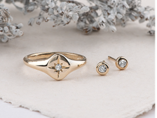 Anillo de diamantes canadienses de oro amarillo de 10 quilates de 0,02 quilates, talla 6,5