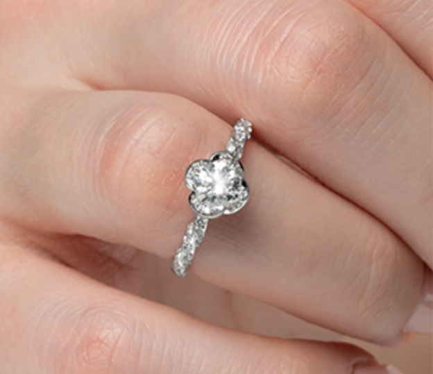 Anillo de compromiso de diamante canadiense brillante redondo de 0,51-0,95 quilates de aleación de paladio en oro blanco de 18 quilates (hipoalergénico)