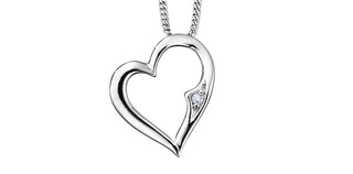 Collar con forma de corazón de diamantes de 0,01 quilates en oro blanco de 10 quilates, 18"