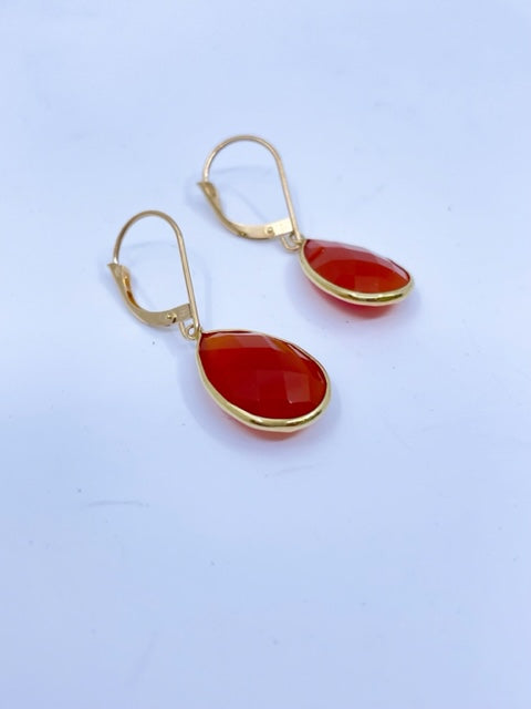 10K Yellow Gold 9mm x 14mm Red Agate Tear Drop Earrings with Lever Backs
