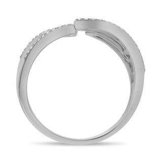 Anillo de oro blanco, amarillo o rosa de 14 quilates con diamantes de doble corazón de 0,28 quilates 