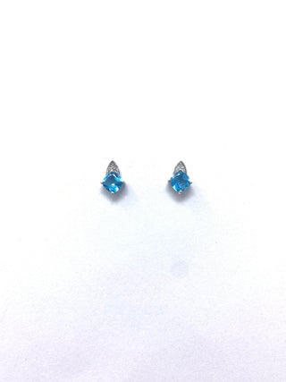 Pendientes de oro blanco de 10 quilates con topacio azul genuino de 1,50 quilates y diamantes de 0,023 quilates