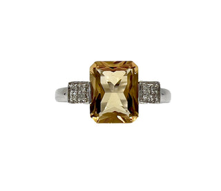 Anillo de citrino y diamantes