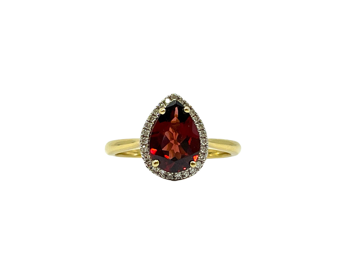 10K Yellow Gold 10 x 7mm Pear Shaped Garnet and 0.135cttw Diamond Ring