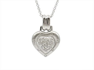 Colgante en forma de corazón con diamantes de 0,55 quilates en oro blanco de 14 quilates, 18"