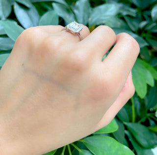 10K White Gold  2.0cttw Genuine White Topaz Ring