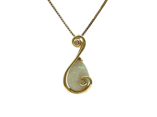 Colgante de oro amarillo de 14 quilates con ópalo de 1,50 quilates y diamante de 0,03 quilates - 20 pulgadas