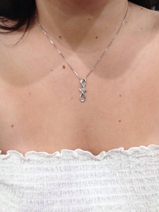 Collar de plata y diamantes
