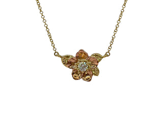 Collar de diamantes canadienses de 0,14 quilates con rosa salvaje de Alberta en oro amarillo y rosa de 14 quilates - 18"