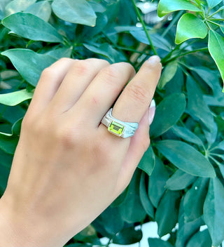 Anillo de Plata y Peridoto