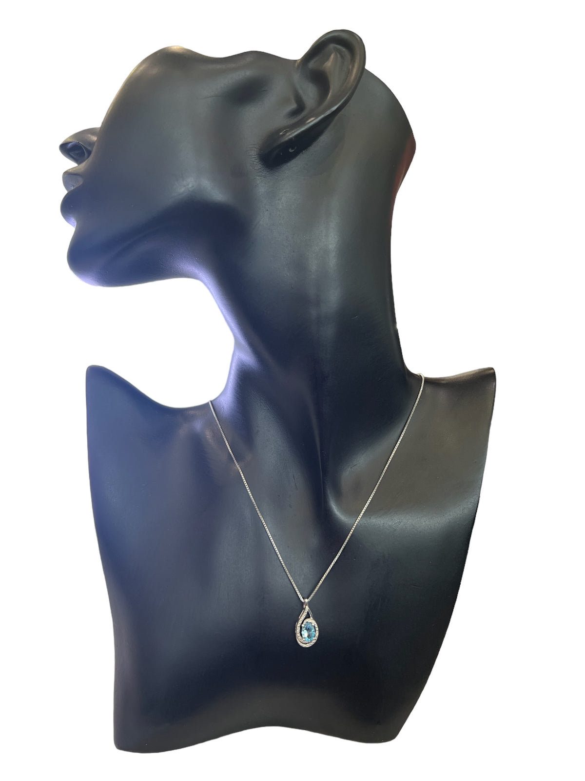 Collar de plata de ley 925 con topacio azul de 7 x 5 mm y diamantes de 0,03 quilates