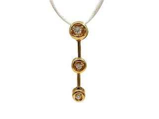 Colgante en forma de cascada de diamantes de 0,14 quilates en oro amarillo de 14 quilates: 6 mm x 27 mm