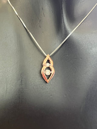 Colgante de oro blanco y rosa de 10 quilates con diamantes de 0,20 quilates en total, 18"