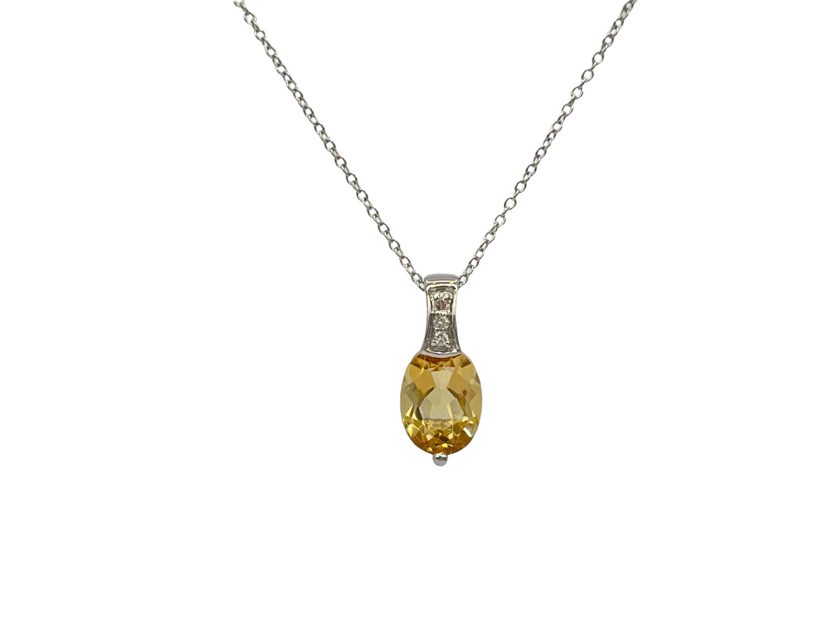 Colgante de oro blanco de 10 quilates con citrino de talla ovalada de 8x6 mm y diamante de 0,022 quilates, 18&quot;