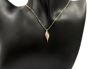 Colgante de diamantes de 0,21 quilates en oro blanco, amarillo y rosa de 10 quilates, 18"