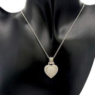 Colgante en forma de corazón con diamantes de 0,55 quilates en oro blanco de 14 quilates, 18"