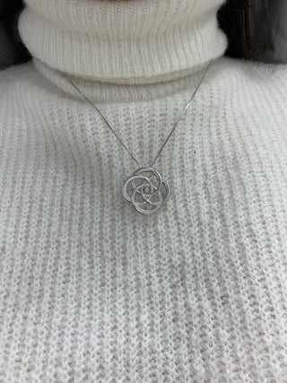 Collar de plata con diamantes