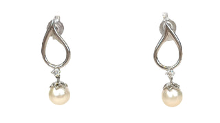 Pendientes colgantes de oro blanco de 10 quilates con perlas cultivadas de 6,5 mm y diamantes canadienses de 0,08 quilates