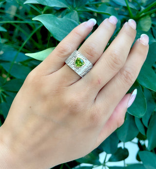 Anillo de plata de ley con peridoto de 1,30 quilates, talla 8
