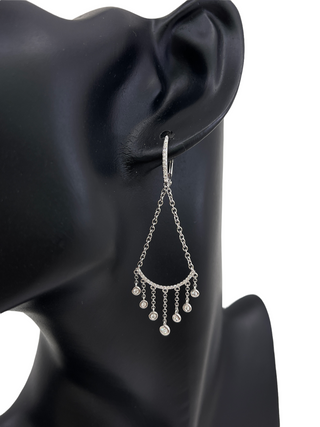 Aretes colgantes de diamantes de 0,34 quilates en oro blanco de 14 quilates