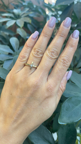 Anillo cruzado de diamantes de 0,01 quilates en oro amarillo de 10 quilates, talla 6