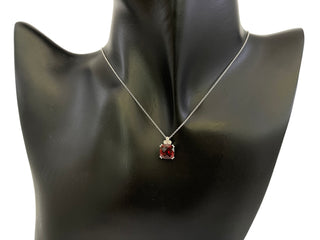 Collar de diamantes y granates en oro blanco de 10 quilates, 18"