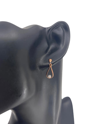 Pendientes colgantes de diamantes canadienses de 0,06 quilates en oro rosa de 10 quilates