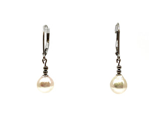 Aretes de perlas cultivadas de 7 a 7,5 mm en oro blanco de 14 quilates con cierres de palanca