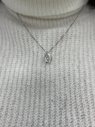 Collar de plata con diamantes