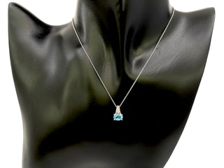 Colgante de diamantes y topacio azul en oro blanco de 10 quilates, 18"